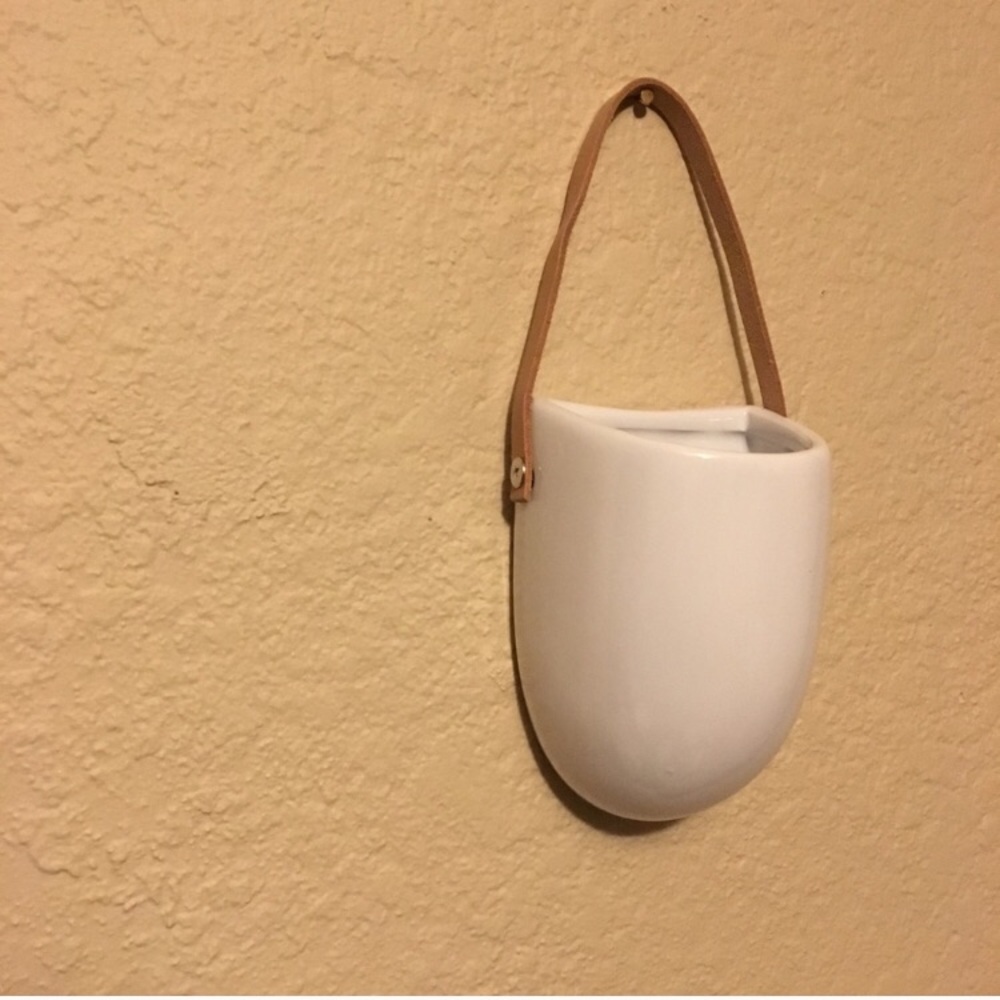 X2 Ceramic Wall hangers
